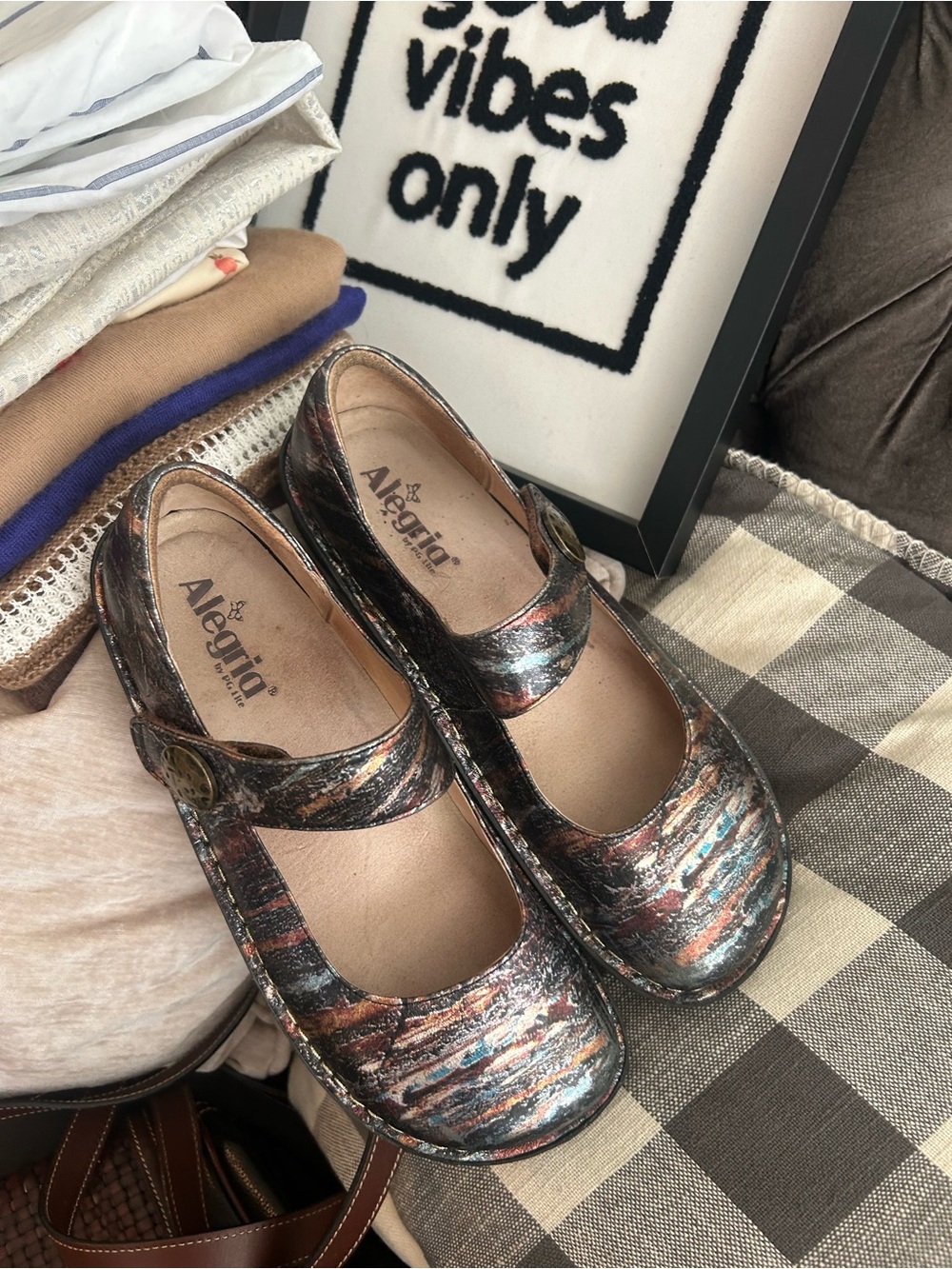 Alegria Mary Jane Shoes in Earthen 40